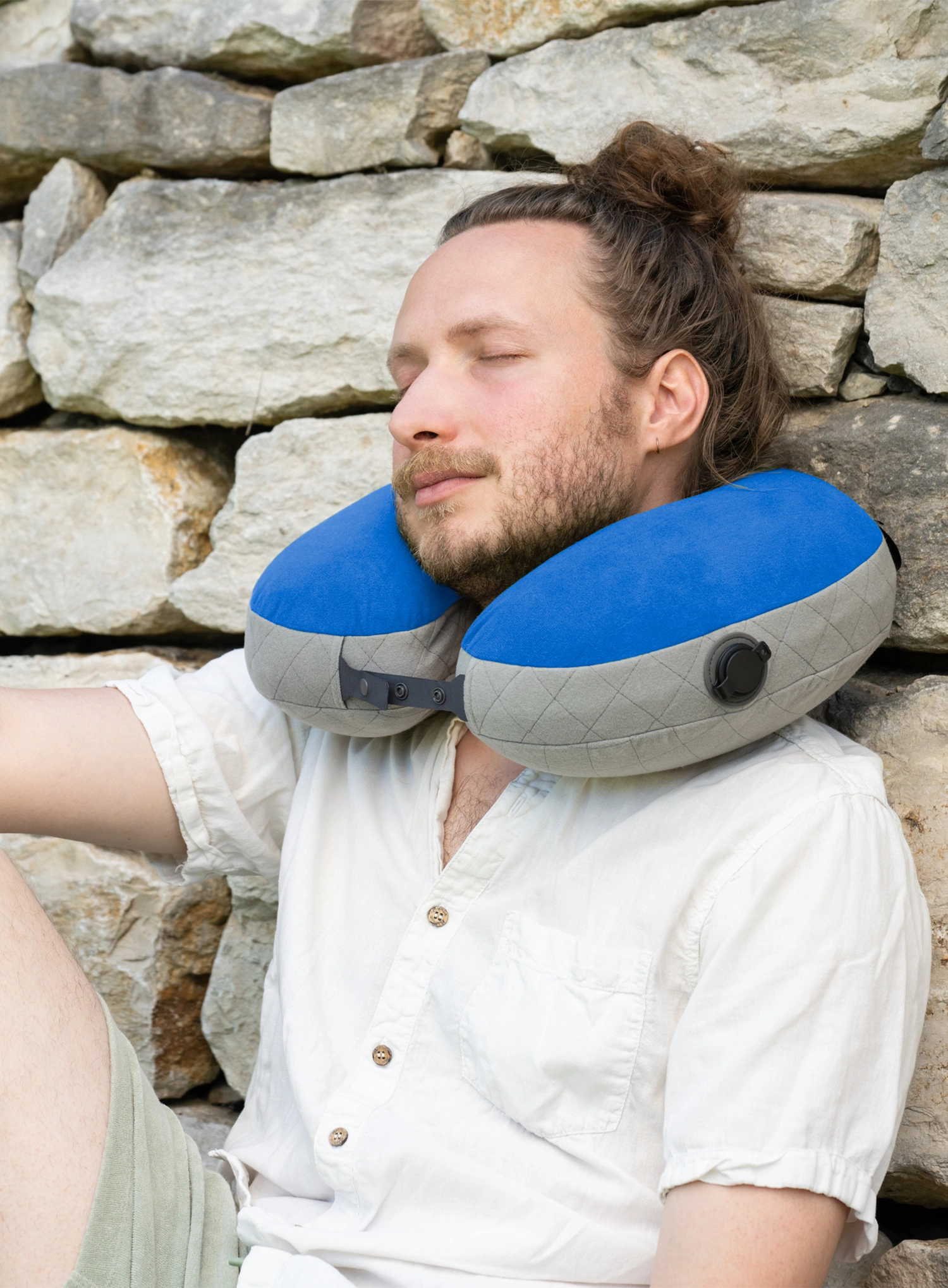 Kissen Cocoon U-Shaped Down Neck Pillow - true blue/grey