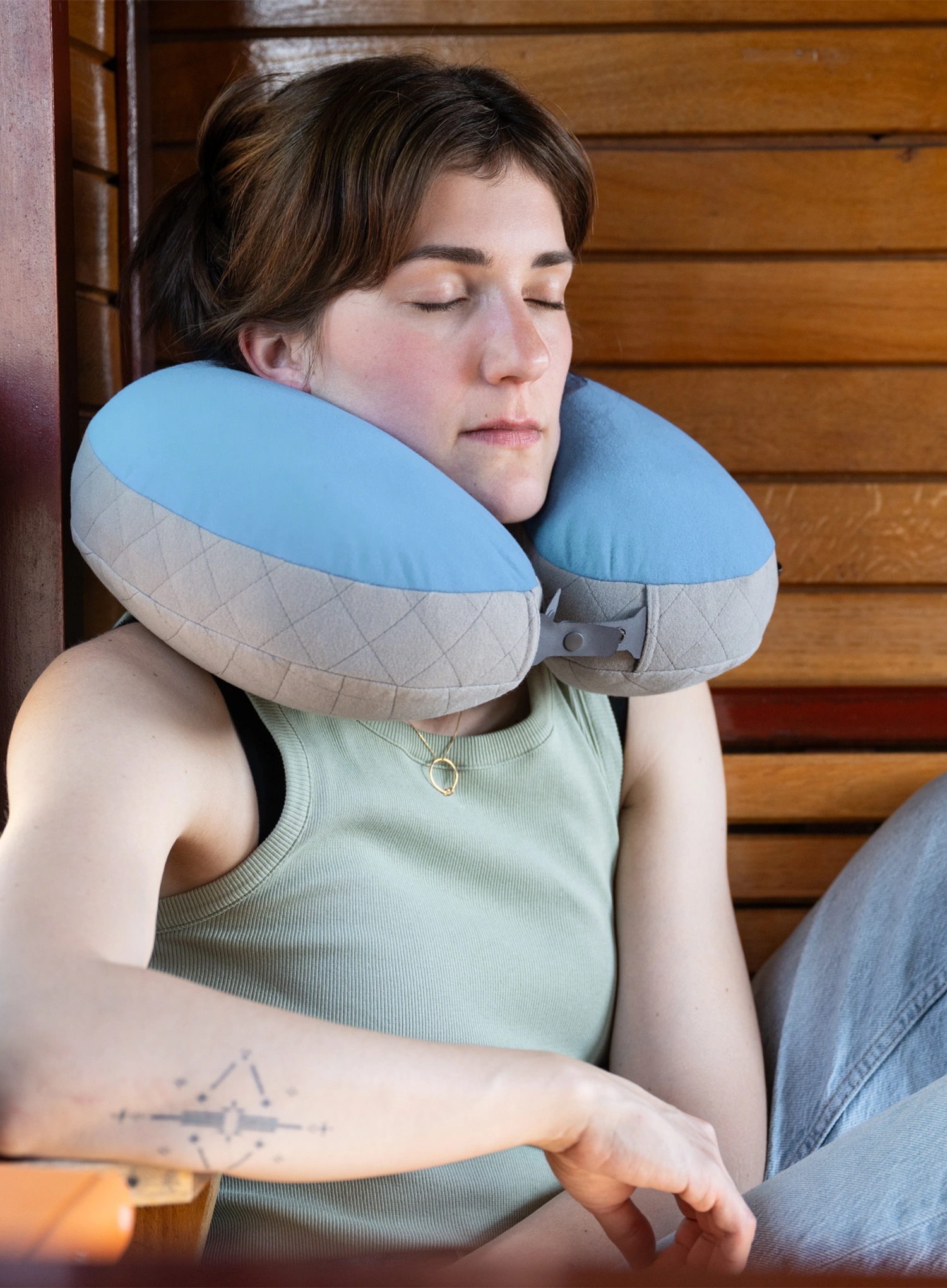 Kissen Cocoon U-Shaped Neck Pillow - light blue/grey