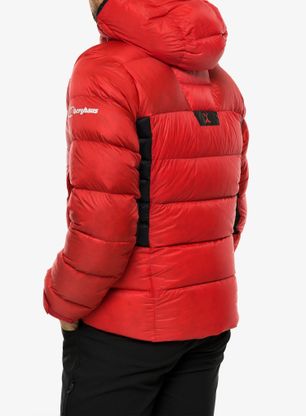 Daunenjacke Herren Berghaus MTN Arete Ultra Down Hoody - goji berry/jet black