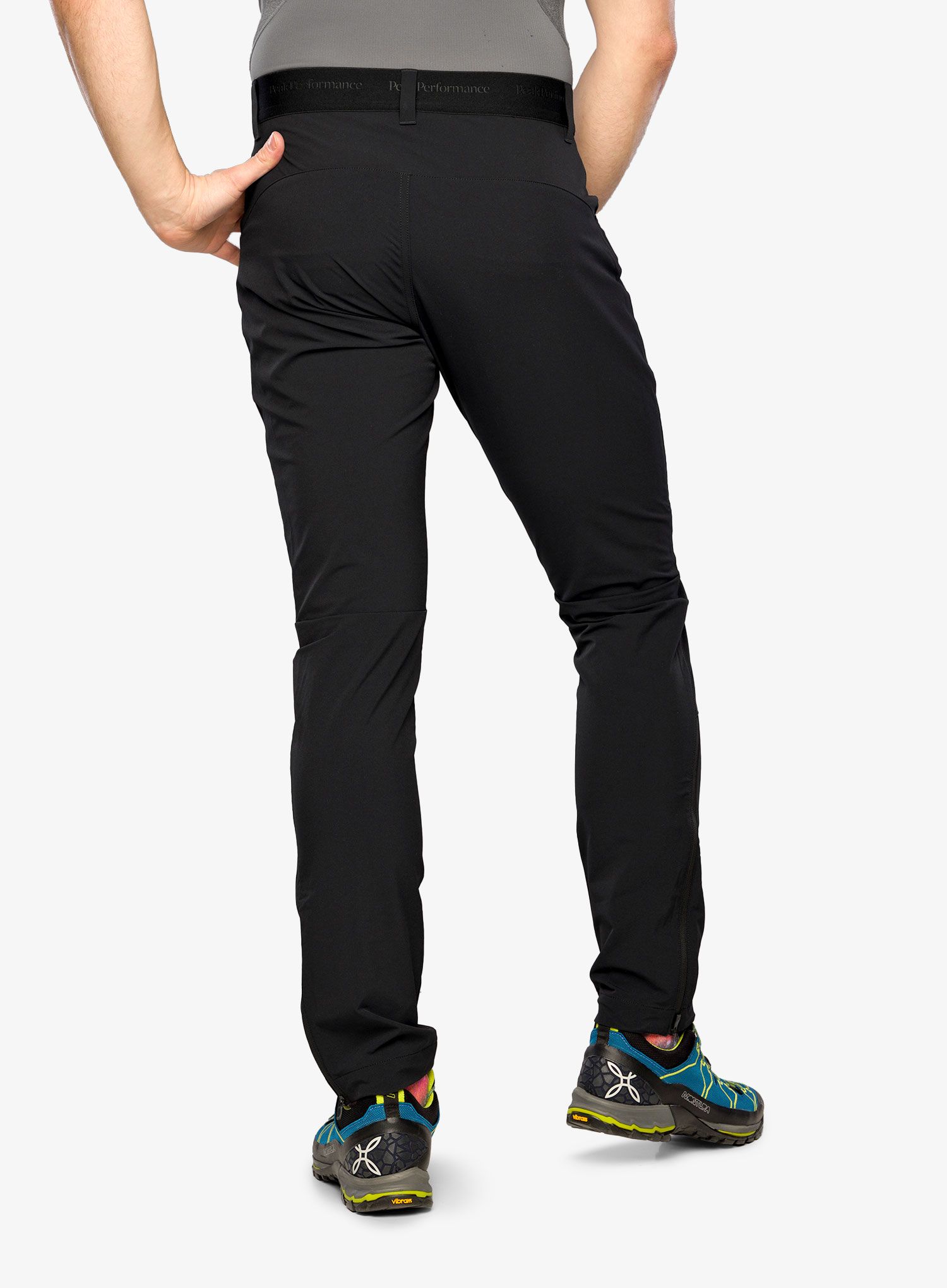 Softshellhose Peak Performance Light SS Scale Pants - black