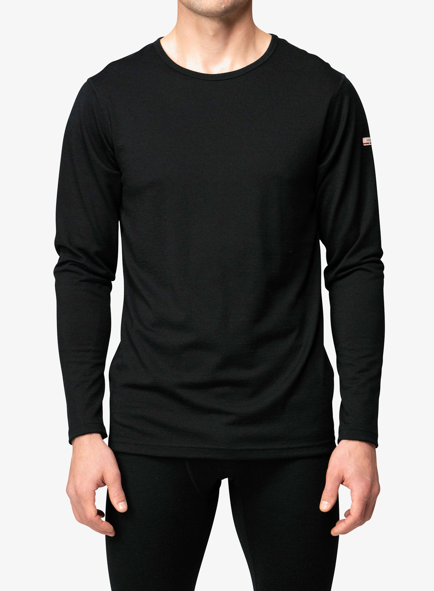 qweDevoldBreezePlusMerino200Shirtblack7028567675908a.webp