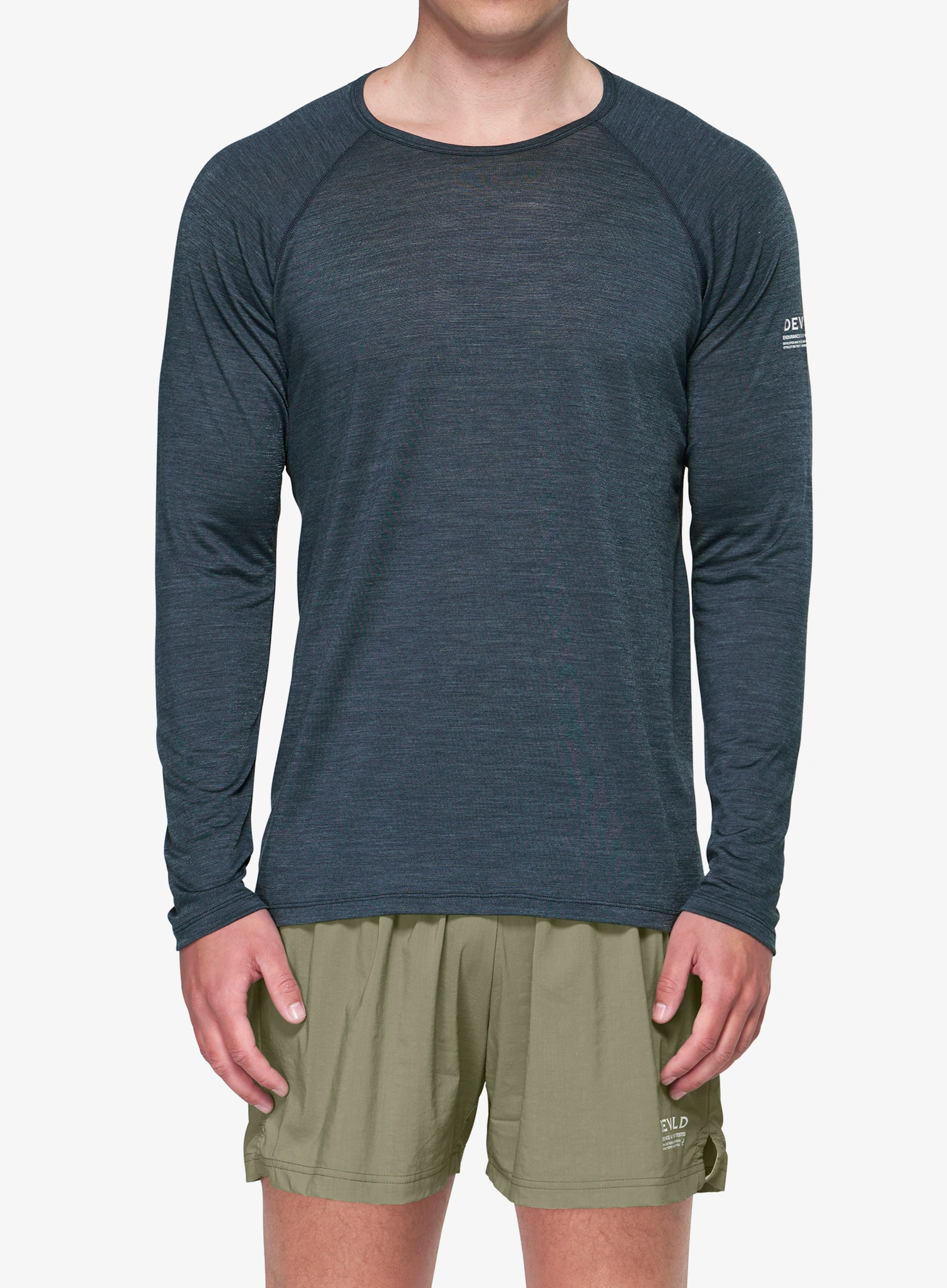 qweDevoldEnduranceMerino130Shirtnight7028567731758a.webp