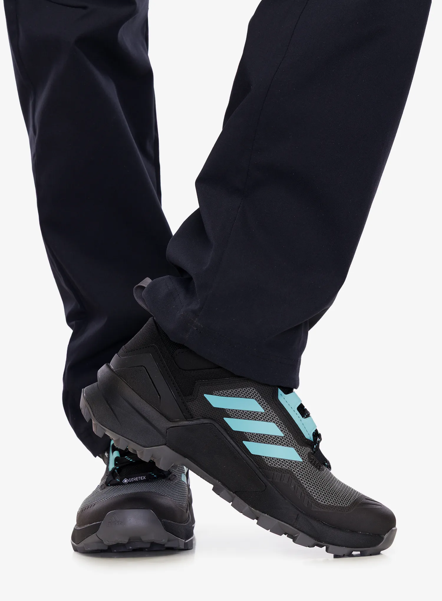 Trekkingschuhe Damen adidas TERREX Swift R3 Mid GTX - cblack/minton/grefiv