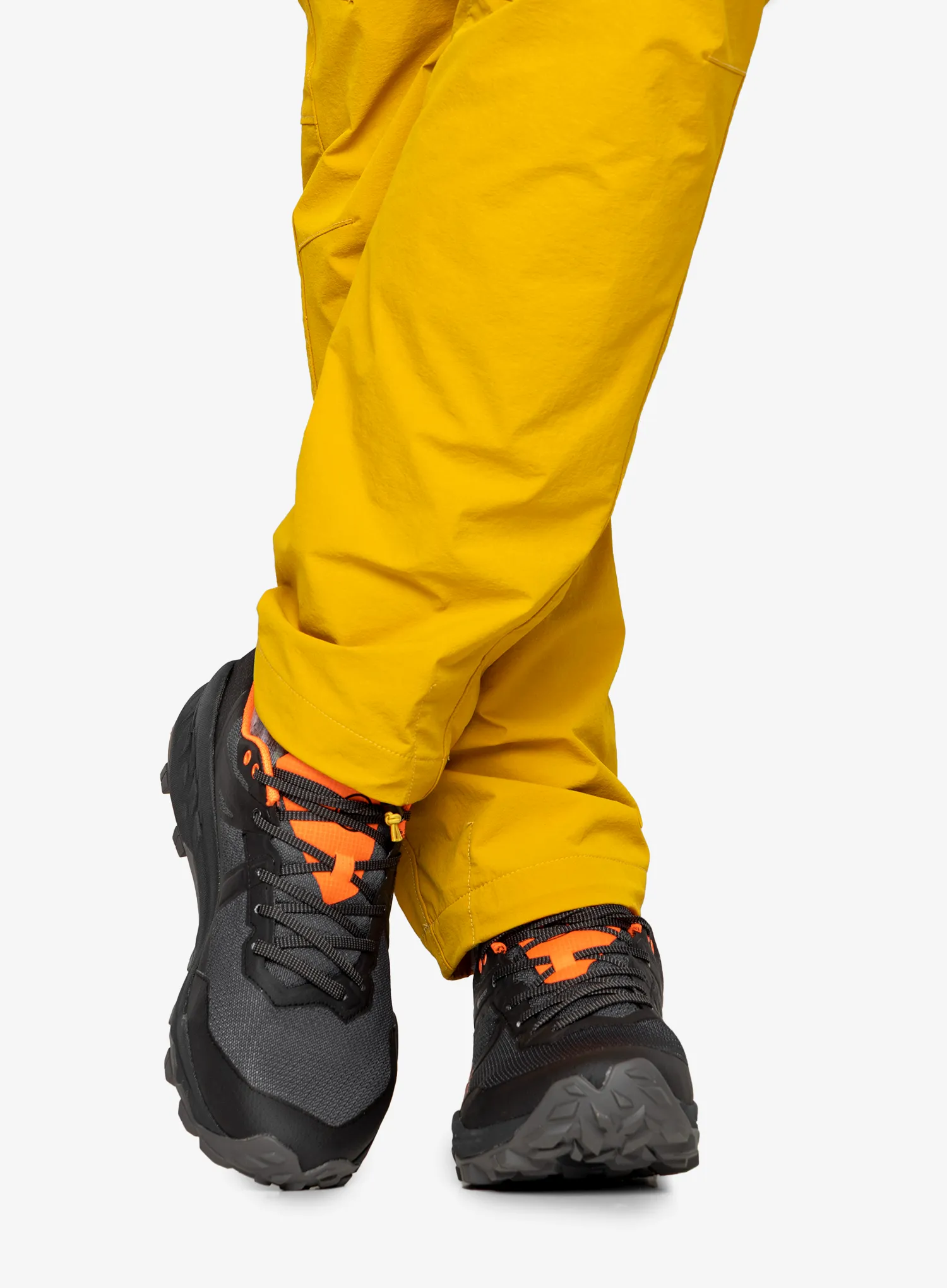 Wanderschuhe Mammut Sertig II Low GTX - black/vibrant orange