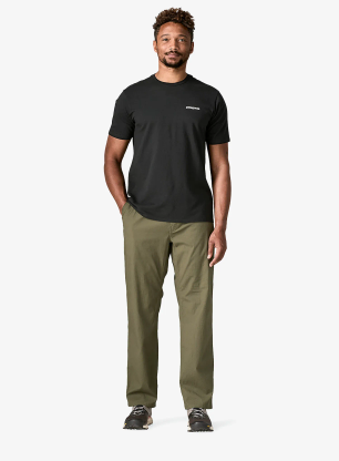 T-Shirt Baumwolle Patagonia P-6 Logo Responsibili-Tee - black