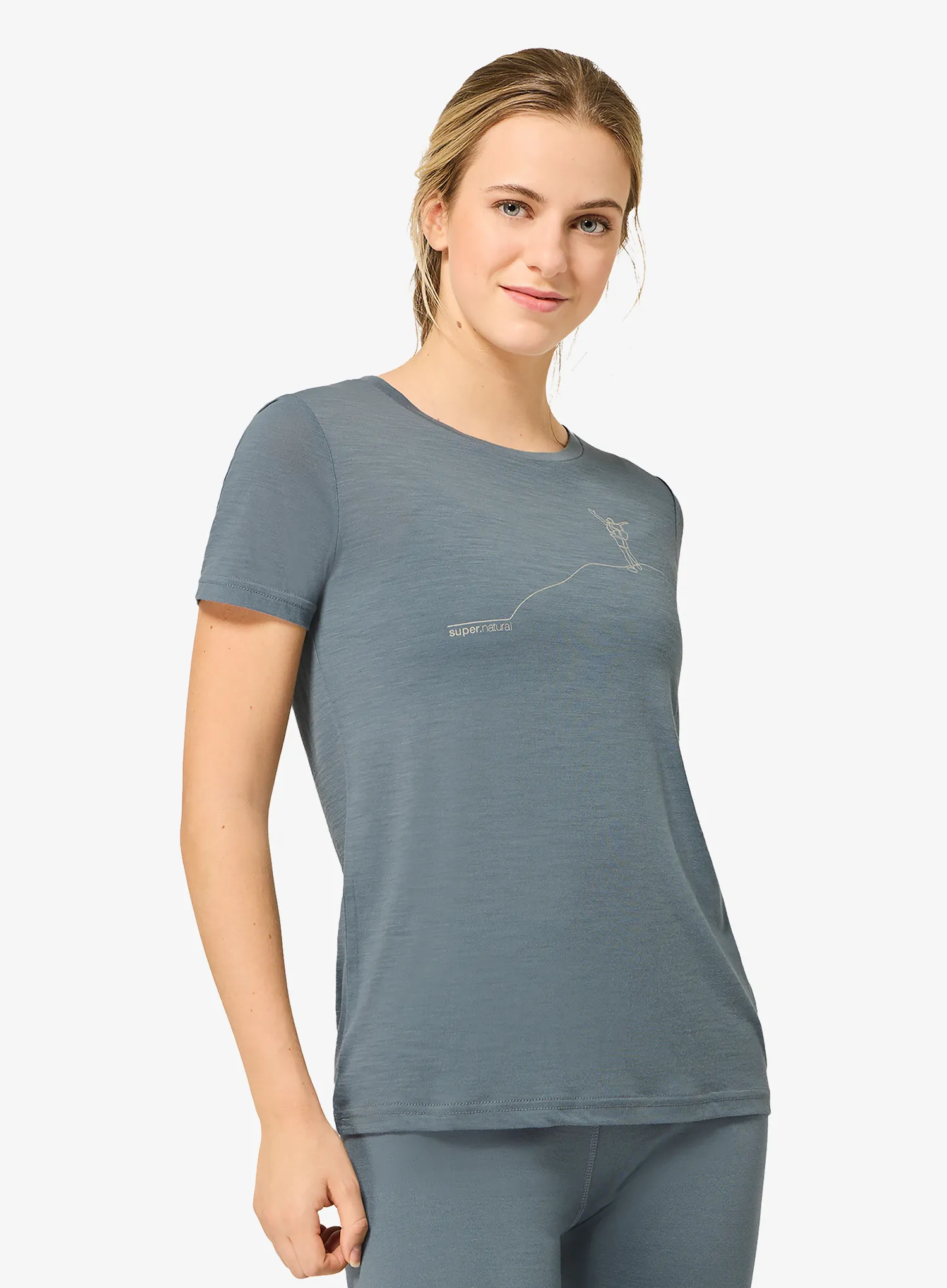 Super_naturalBerggluckTee_stormyweatherfeathergrey_fw26_7630310481058_1_122.webp