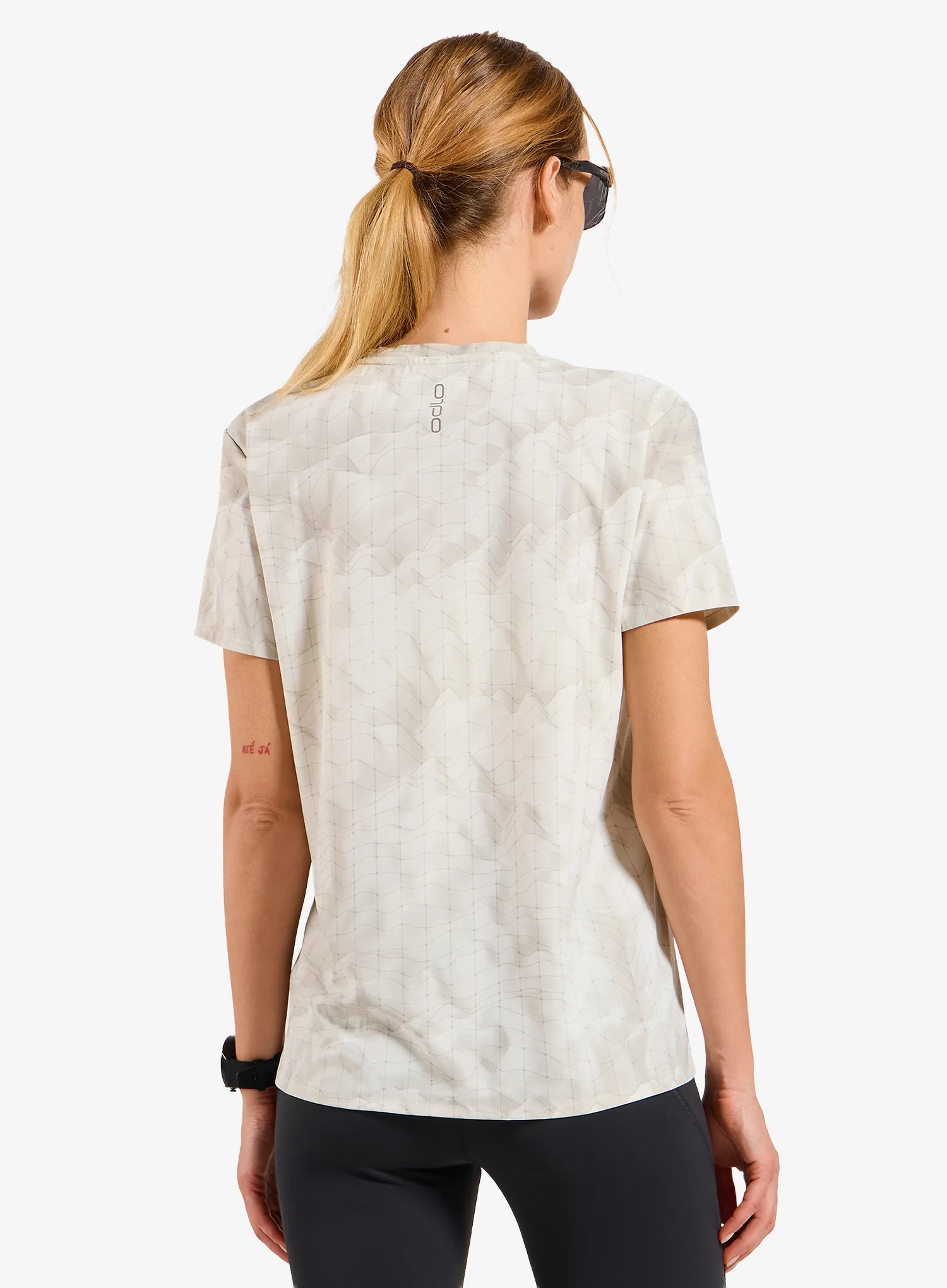 Laufshirt Damen Odlo Zeroweight Chill-Tec Print Crew Neck S/S - gardenia