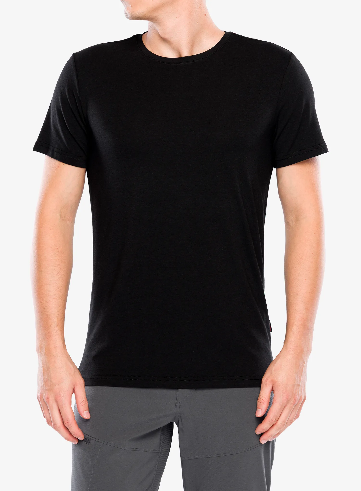 DovreO_neckT_shirt_black5701586114277a.webp