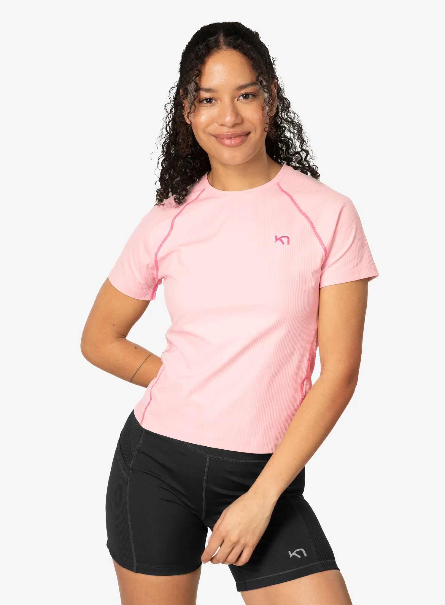 qweKariTraaLinneaTeecottoncandy7048653253728d.webp