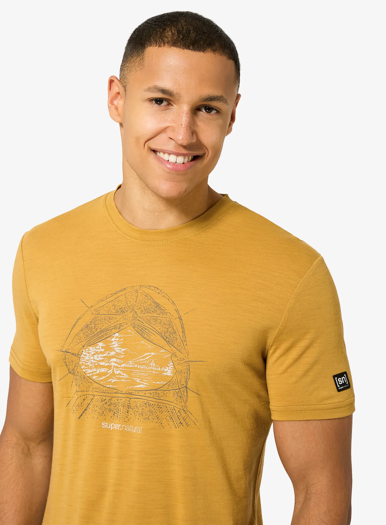 T-Shirt mit Aufdruck Super.natural Tent View Tee - dried tobacco/various