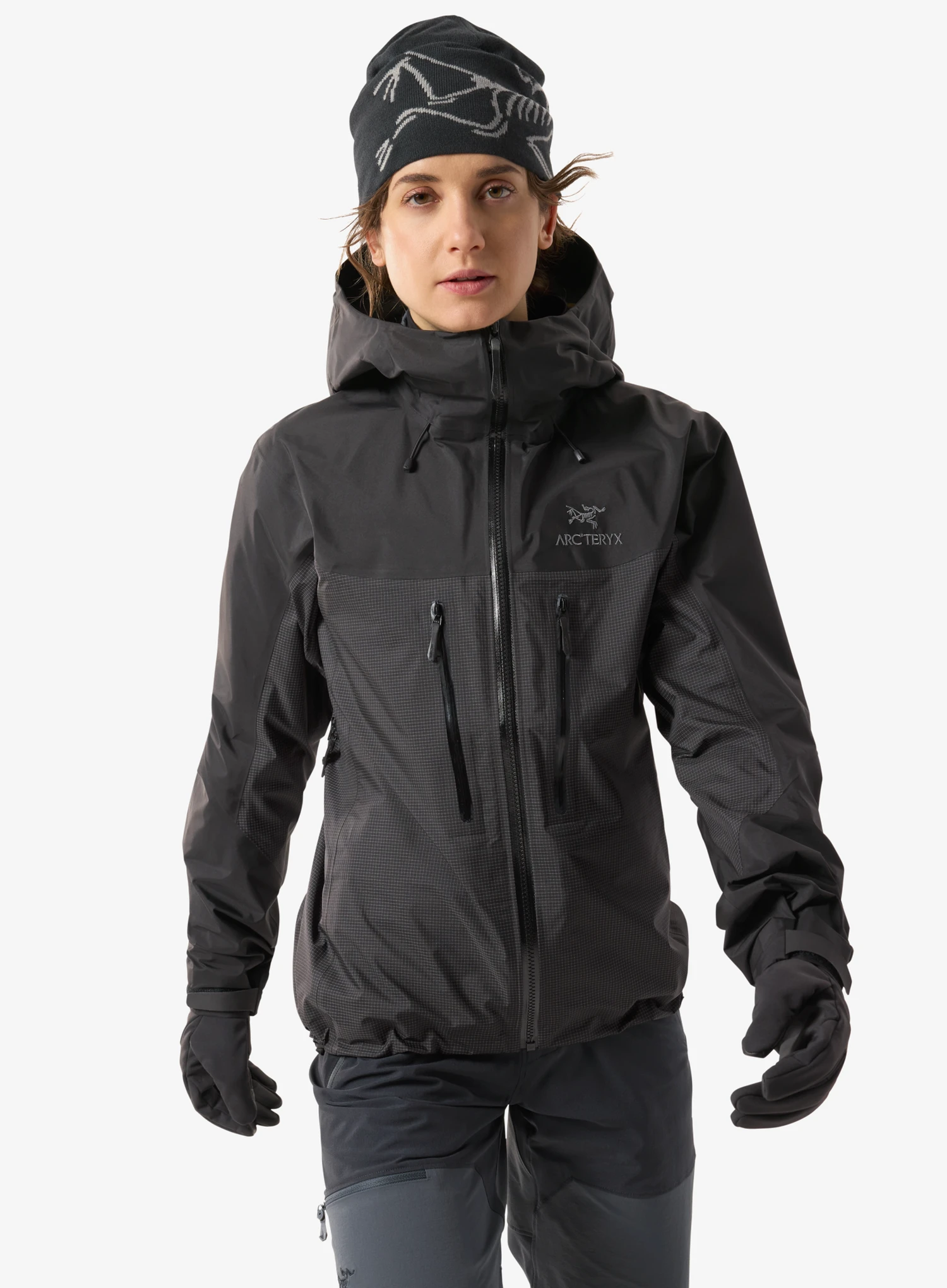 ppp_S25_X000007069_002291_AlphaJacket_Black_Women_S_Front_View_white_bg_4603.webp
