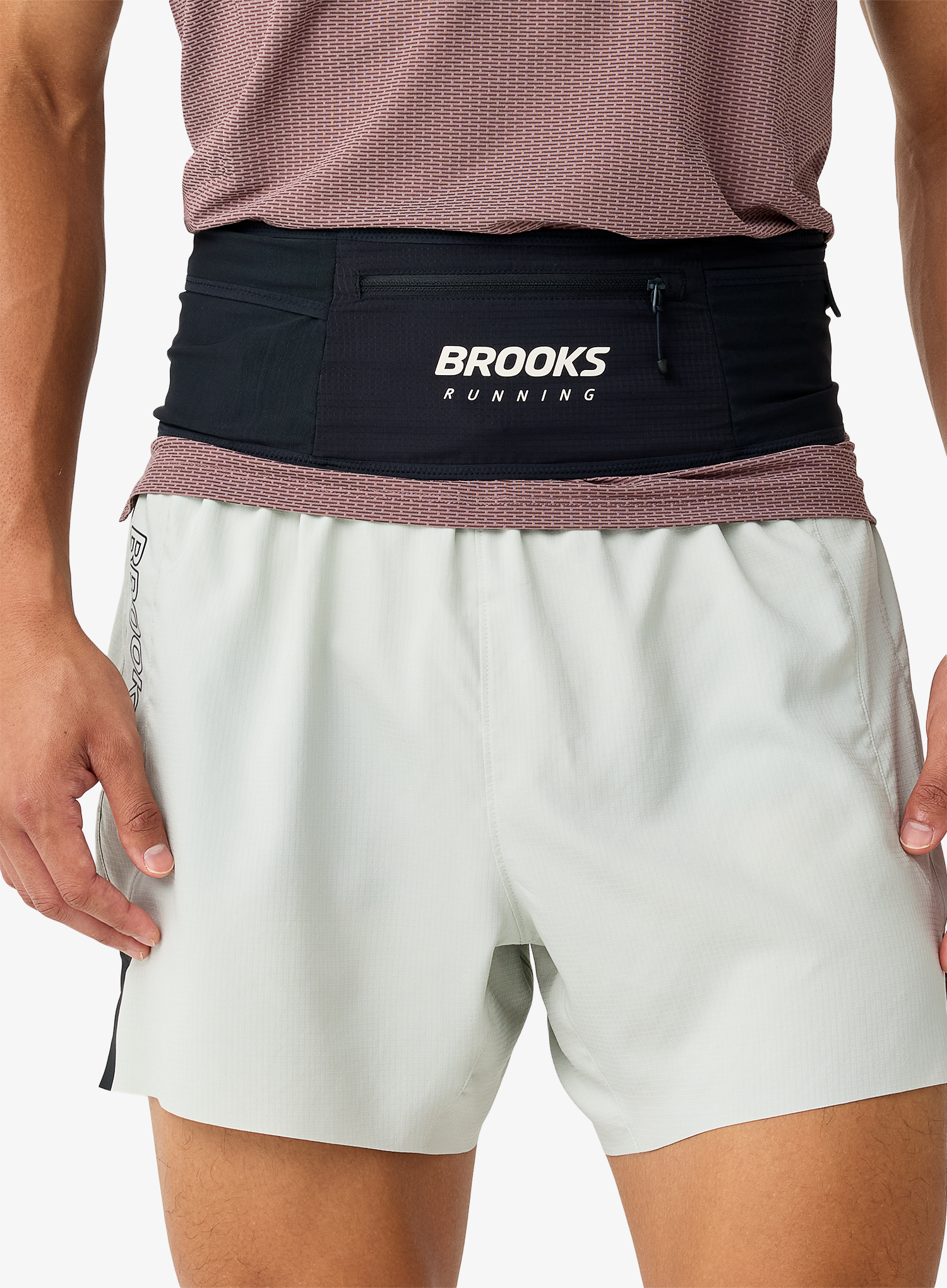 BrooksCascadiaRunningBelt_black_fw26_195394840964_1_386.webp