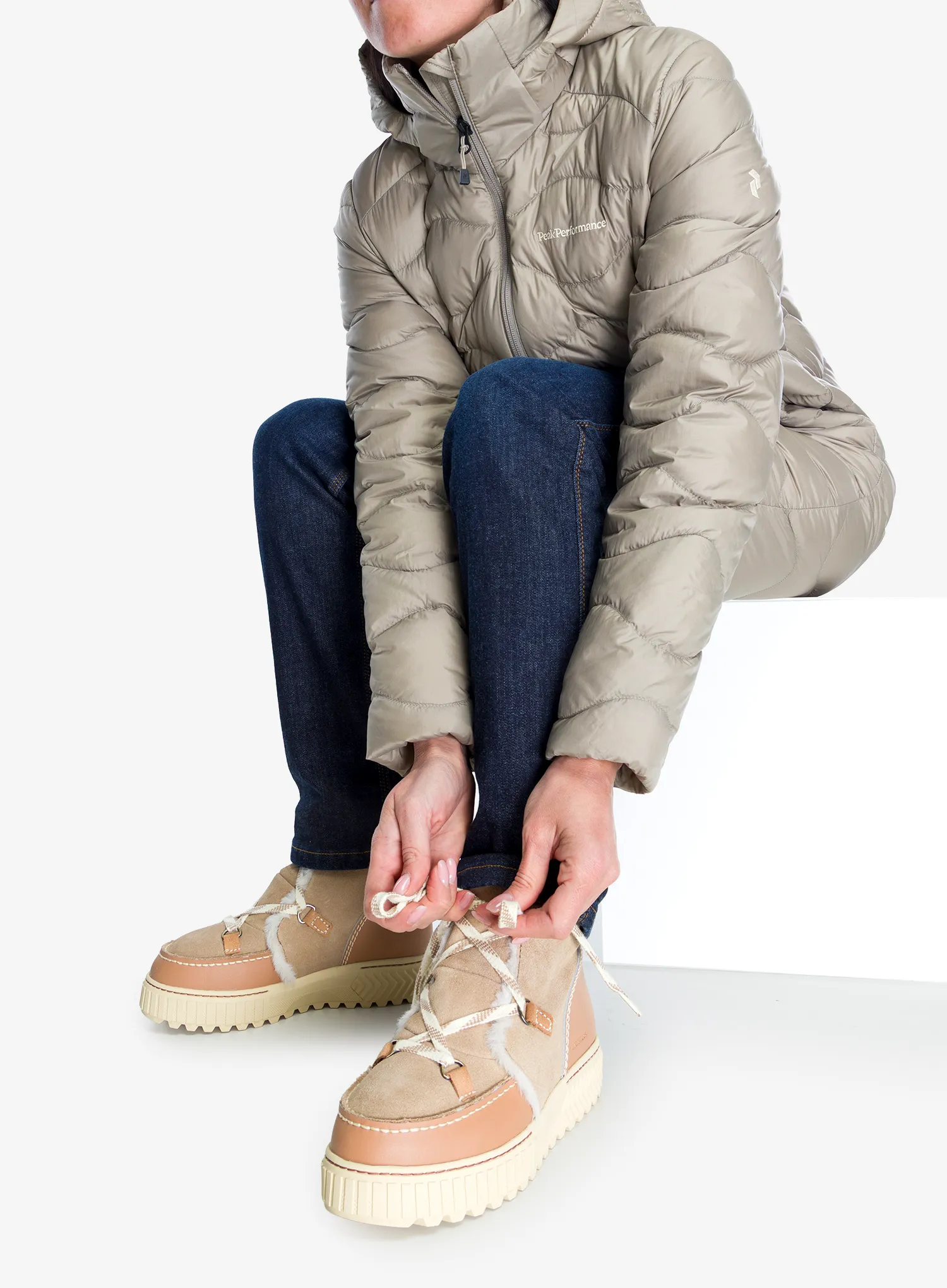 Daunenmantel Damen Peak Performance Helium Down Coat - avid beige