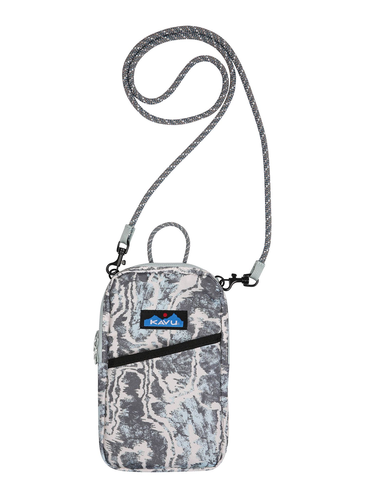 KavuEssentialCase_motionundertow_782519485928a.jpg