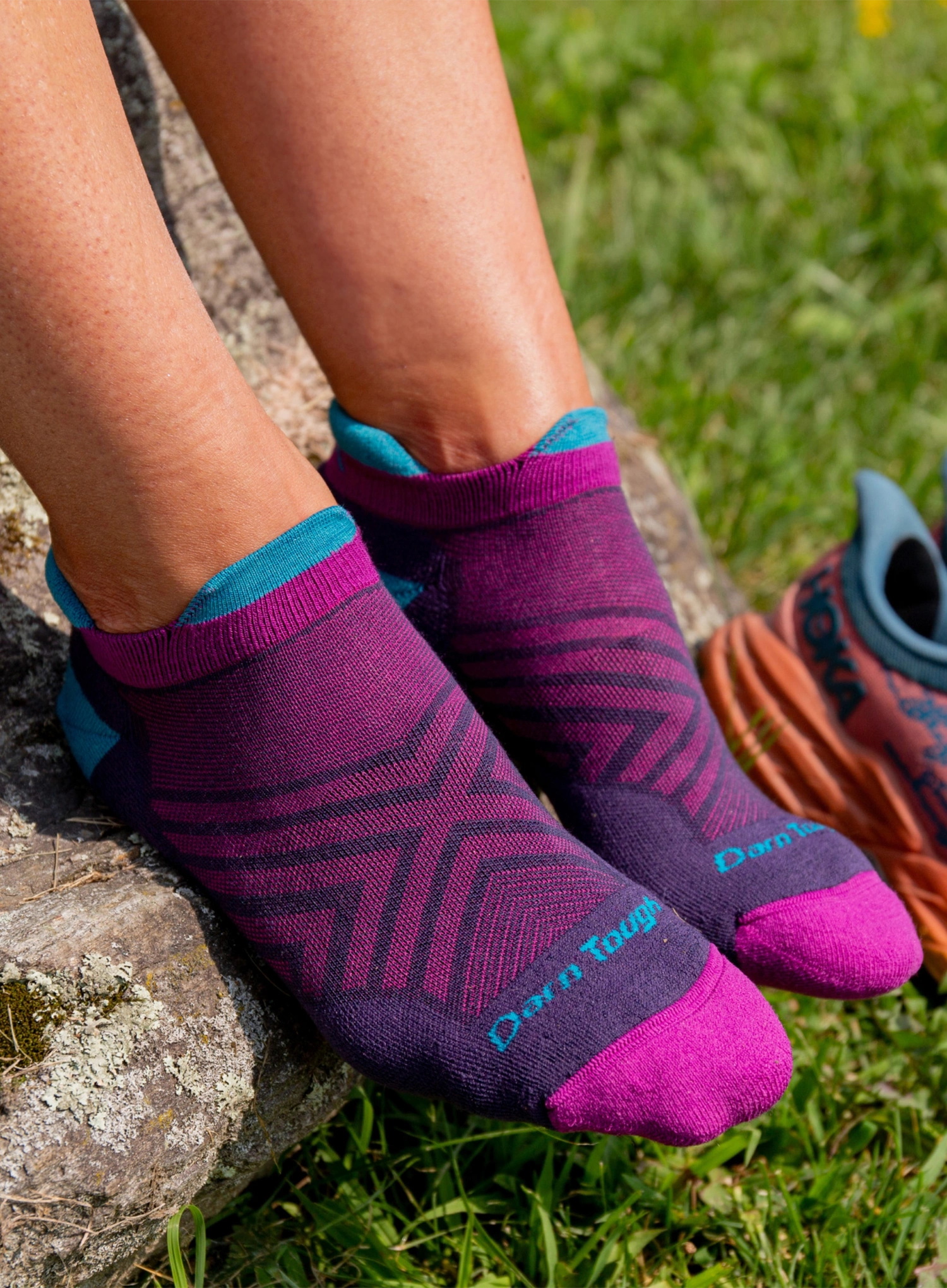 Laufsocken Damen Darn Tough Run No Show Tab Ultra-Lightweight with Cushion - blackberry