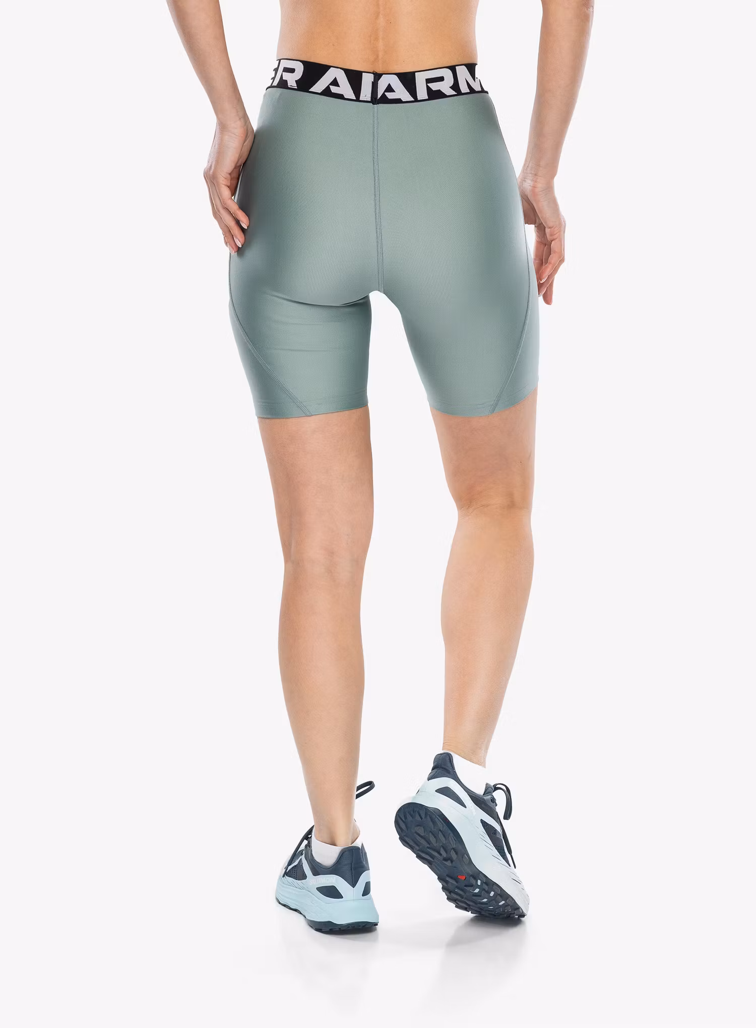 Kurze Hosen Damen Under Armour HeatGear Authentics 8 inch Short - silica green/white
