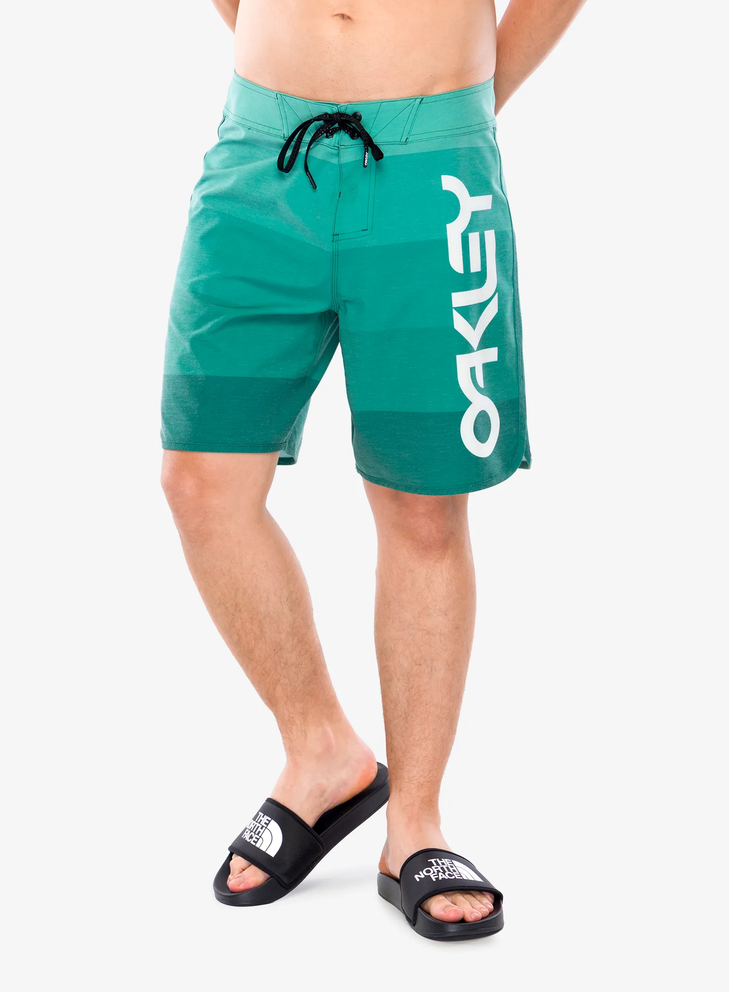 OakleyRetroMark19Boardshort_viridi_8056153275767a.webp